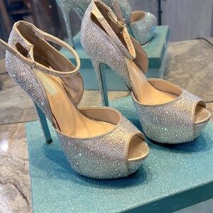 Betsey Johnson Something Blue Rhinestone Heels Champagne Sz 8 NIB